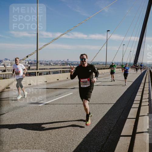 03.10.2025 - Köhlbrandbrückenlauf Michael Burmester http://msf.ph/oto/9041087 03.10.2025 12:22:18 Position 1  meine-sportfotos.de