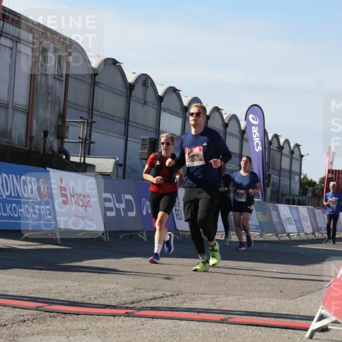 03.10.2025 - Köhlbrandbrückenlauf Luisa Fischer http://msf.ph/oto/9041091 03.10.2025 13:33:35 Ziel 4006, 4744, 5179, 5211, 5281, 5413, 5546, 5549, 5579, 6094, 6276, 6734 meine-sportfotos.de