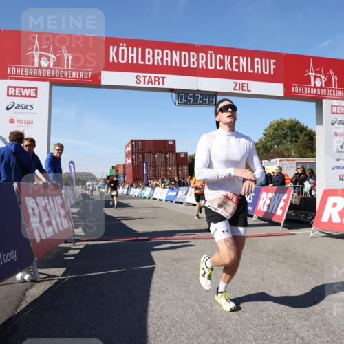 03.10.2025 - Köhlbrandbrückenlauf Lena Gebhardt http://msf.ph/oto/9041099 03.10.2025 12:57:44 Ziel 4032, 4037, 4076, 4105, 5960, 6122, 6371, 6809 meine-sportfotos.de