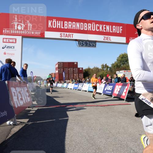 03.10.2025 - Köhlbrandbrückenlauf Lena Gebhardt http://msf.ph/oto/9041110 03.10.2025 12:57:45 Ziel 4032, 4037, 4076, 4105, 5669, 5960, 6122, 6371, 6809 meine-sportfotos.de