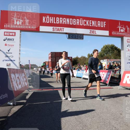 03.10.2025 - Köhlbrandbrückenlauf Lena Gebhardt http://msf.ph/oto/9041123 03.10.2025 13:17:09 Ziel 4242, 4331, 4361, 4861, 4978, 4982, 5033, 5073, 5087, 5090, 5100, 5429, 5479, 5544, 5667, 6431, 6623, 6626 meine-sportfotos.de