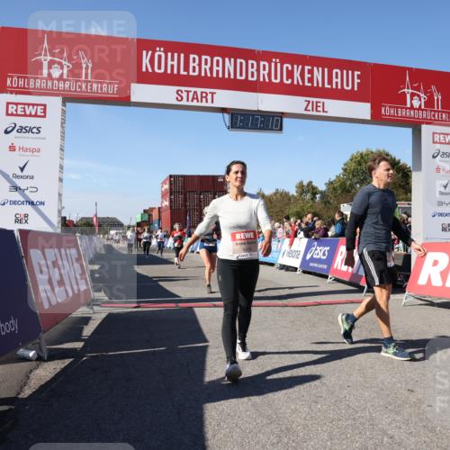 03.10.2025 - Köhlbrandbrückenlauf Lena Gebhardt http://msf.ph/oto/9041142 03.10.2025 13:17:10 Ziel 4242, 4331, 4361, 4404, 4861, 4978, 4982, 5033, 5073, 5087, 5090, 5429, 5479, 5544, 5667, 6431, 6623, 6626 meine-sportfotos.de