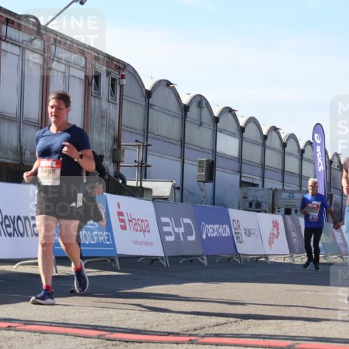 03.10.2025 - Köhlbrandbrückenlauf Luisa Fischer http://msf.ph/oto/9041157 03.10.2025 13:33:39 Ziel 4006, 4744, 5179, 5281, 5367, 5546, 5579, 6094, 6734 meine-sportfotos.de