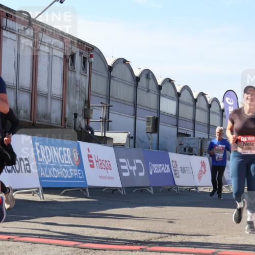 03.10.2025 - Köhlbrandbrückenlauf Luisa Fischer http://msf.ph/oto/9041165 03.10.2025 13:33:40 Ziel 4006, 4744, 5179, 5281, 5367, 5546, 5579, 6094, 6734 meine-sportfotos.de