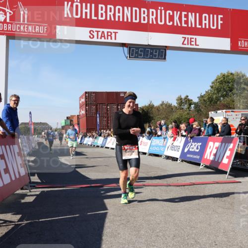 03.10.2025 - Köhlbrandbrückenlauf Lena Gebhardt http://msf.ph/oto/9041174 03.10.2025 12:57:48 Ziel 4032, 4037, 4076, 4654, 5669, 5960, 6371, 6809 meine-sportfotos.de