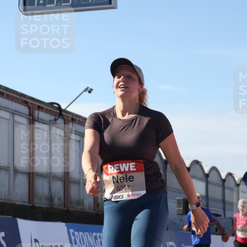 03.10.2025 - Köhlbrandbrückenlauf Luisa Fischer http://msf.ph/oto/9041190 03.10.2025 13:33:42 Ziel 4006, 4744, 5074, 5077, 5179, 5281, 5367, 5546, 5579, 6094, 6734 meine-sportfotos.de