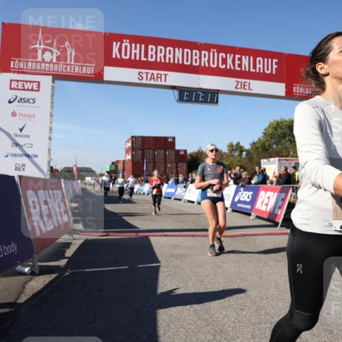 03.10.2025 - Köhlbrandbrückenlauf Lena Gebhardt http://msf.ph/oto/9041195 03.10.2025 13:17:12 Ziel 4242, 4331, 4361, 4404, 4861, 4982, 5033, 5073, 5087, 5090, 5429, 5479, 5544, 5667, 5943, 6431 meine-sportfotos.de