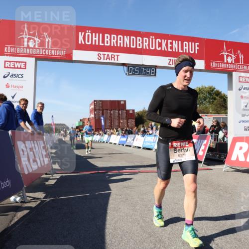 03.10.2025 - Köhlbrandbrückenlauf Lena Gebhardt http://msf.ph/oto/9041197 03.10.2025 12:57:48 Ziel 4032, 4037, 4076, 4654, 5669, 5960, 6371, 6809 meine-sportfotos.de