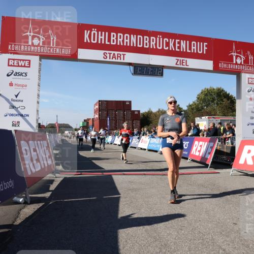 03.10.2025 - Köhlbrandbrückenlauf Lena Gebhardt http://msf.ph/oto/9041201 03.10.2025 13:17:12 Ziel 4242, 4331, 4361, 4404, 4861, 4982, 5033, 5073, 5087, 5090, 5429, 5479, 5544, 5667, 5943, 6431 meine-sportfotos.de