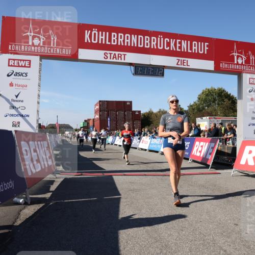 03.10.2025 - Köhlbrandbrückenlauf Lena Gebhardt http://msf.ph/oto/9041206 03.10.2025 13:17:12 Ziel 4242, 4331, 4361, 4404, 4861, 4982, 5033, 5073, 5087, 5090, 5429, 5479, 5544, 5667, 5943, 6431 meine-sportfotos.de