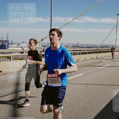 03.10.2025 - Köhlbrandbrückenlauf Michael Burmester http://msf.ph/oto/9041219 03.10.2025 12:22:27 Position 1 6775 meine-sportfotos.de