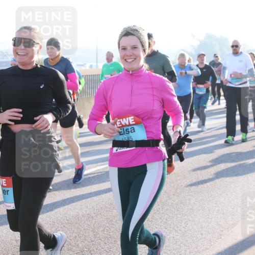 03.10.2025 - Köhlbrandbrückenlauf Lena Gebhardt http://msf.ph/oto/9041220 03.10.2025 09:25:27 Position 1 1585 meine-sportfotos.de