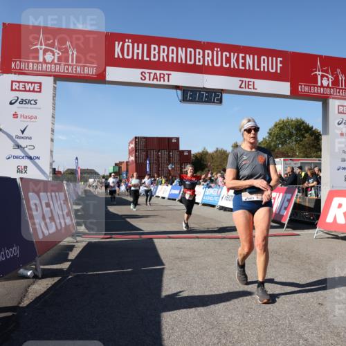 03.10.2025 - Köhlbrandbrückenlauf Lena Gebhardt http://msf.ph/oto/9041226 03.10.2025 13:17:13 Ziel 4242, 4361, 4404, 4982, 5033, 5073, 5087, 5090, 5429, 5479, 5544, 5667, 5943, 6431 meine-sportfotos.de