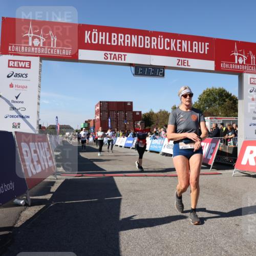 03.10.2025 - Köhlbrandbrückenlauf Lena Gebhardt http://msf.ph/oto/9041234 03.10.2025 13:17:13 Ziel 4242, 4361, 4404, 4982, 5033, 5073, 5087, 5090, 5429, 5479, 5544, 5667, 5943, 6431 meine-sportfotos.de