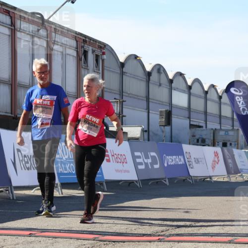 03.10.2025 - Köhlbrandbrückenlauf Luisa Fischer http://msf.ph/oto/9041235 03.10.2025 13:33:45 Ziel 4744, 5074, 5077, 5367, 5546, 5579, 6734 meine-sportfotos.de