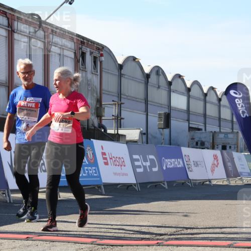 03.10.2025 - Köhlbrandbrückenlauf Luisa Fischer http://msf.ph/oto/9041242 03.10.2025 13:33:46 Ziel 4744, 5074, 5077, 5367, 5546, 5579, 6734 meine-sportfotos.de