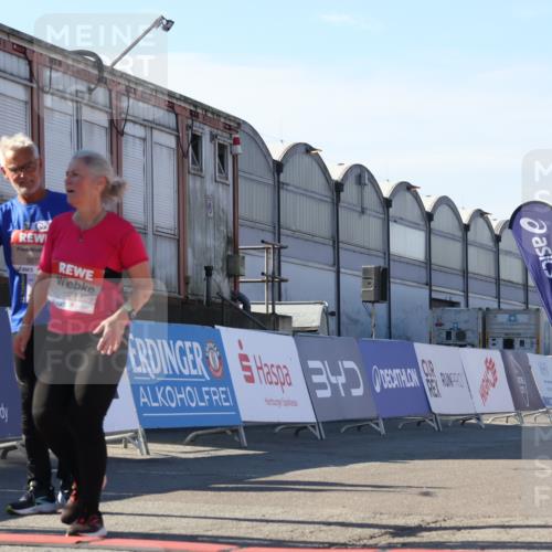 03.10.2025 - Köhlbrandbrückenlauf Luisa Fischer http://msf.ph/oto/9041245 03.10.2025 13:33:46 Ziel 4744, 5074, 5077, 5367, 5546, 5579, 6734 meine-sportfotos.de