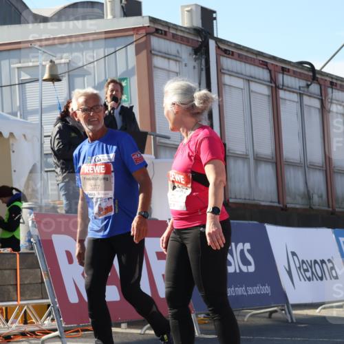 03.10.2025 - Köhlbrandbrückenlauf Luisa Fischer http://msf.ph/oto/9041269 03.10.2025 13:33:49 Ziel 5074, 5077, 5367, 5579, 6734 meine-sportfotos.de