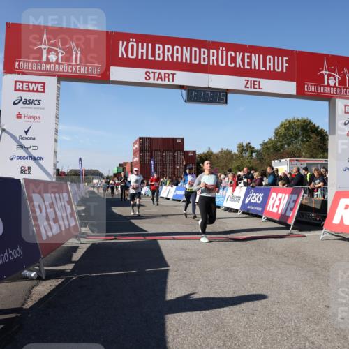03.10.2025 - Köhlbrandbrückenlauf Lena Gebhardt http://msf.ph/oto/9041273 03.10.2025 13:17:15 Ziel 4242, 4361, 4404, 4982, 4988, 5033, 5073, 5087, 5090, 5429, 5479, 5544, 5638, 5642, 5667, 5890, 5943, 6389, 6431 meine-sportfotos.de