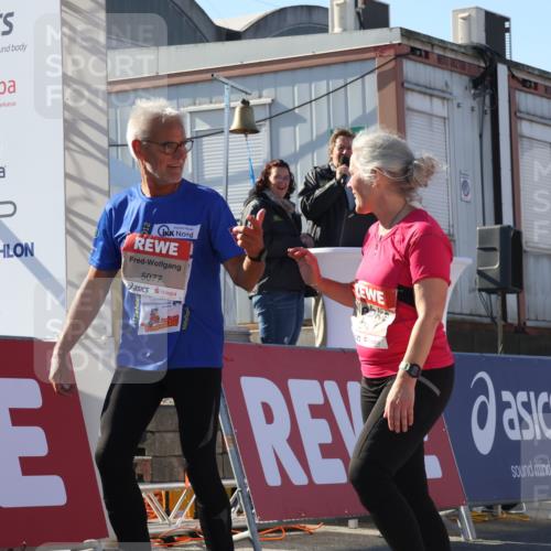 03.10.2025 - Köhlbrandbrückenlauf Luisa Fischer http://msf.ph/oto/9041280 03.10.2025 13:33:49 Ziel 5074, 5077, 5367, 5579, 6734 meine-sportfotos.de