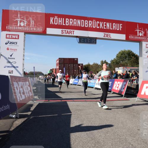 03.10.2025 - Köhlbrandbrückenlauf Lena Gebhardt http://msf.ph/oto/9041287 03.10.2025 13:17:15 Ziel 4242, 4361, 4404, 4982, 4988, 5033, 5073, 5087, 5090, 5429, 5479, 5544, 5638, 5642, 5667, 5890, 5943, 6389, 6431 meine-sportfotos.de