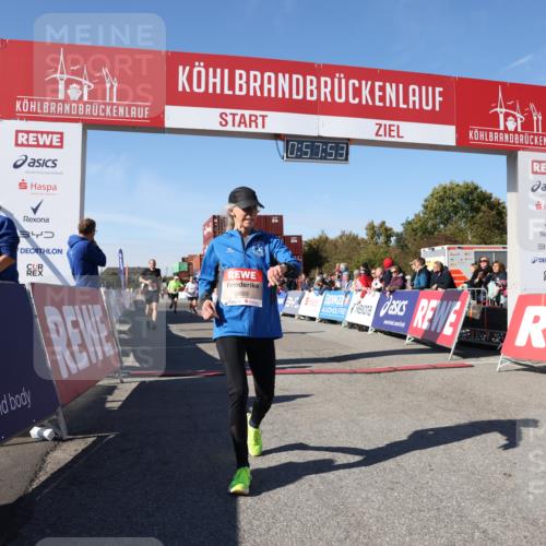 03.10.2025 - Köhlbrandbrückenlauf Lena Gebhardt http://msf.ph/oto/9041293 03.10.2025 12:57:53 Ziel 4037, 4046, 4102, 4654, 5669, 5960, 5961, 6371, 6518, 6519, 6520 meine-sportfotos.de