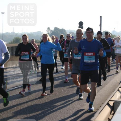 03.10.2025 - Köhlbrandbrückenlauf Lena Gebhardt http://msf.ph/oto/9041311 03.10.2025 09:25:29 Position 1 3259 meine-sportfotos.de