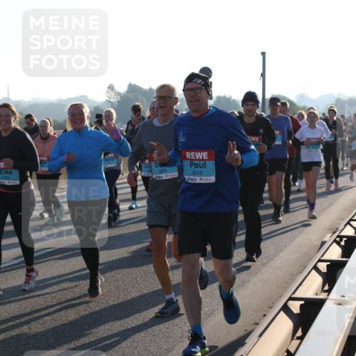 03.10.2025 - Köhlbrandbrückenlauf Lena Gebhardt http://msf.ph/oto/9041320 03.10.2025 09:25:30 Position 1 2003, 1899, 3259 meine-sportfotos.de