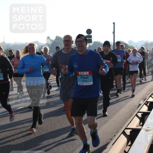 03.10.2025 - Köhlbrandbrückenlauf Lena Gebhardt http://msf.ph/oto/9041332 03.10.2025 09:25:30 Position 1 2003, 3259 meine-sportfotos.de