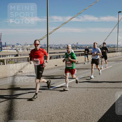 03.10.2025 - Köhlbrandbrückenlauf Michael Burmester http://msf.ph/oto/9041339 03.10.2025 12:22:38 Position 1 5779 meine-sportfotos.de