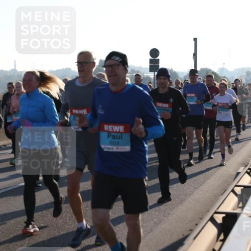 03.10.2025 - Köhlbrandbrückenlauf Lena Gebhardt http://msf.ph/oto/9041342 03.10.2025 09:25:30 Position 1 2003, 3259 meine-sportfotos.de