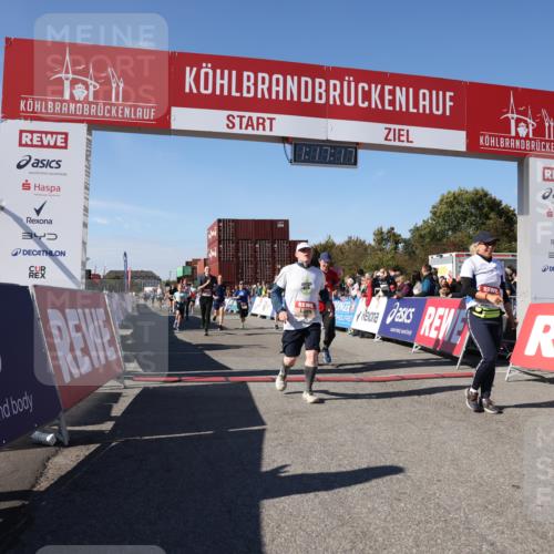 03.10.2025 - Köhlbrandbrückenlauf Lena Gebhardt http://msf.ph/oto/9041344 03.10.2025 13:17:18 Ziel 4404, 4988, 5031, 5429, 5544, 5638, 5642, 5667, 5890, 5943, 6389, 6431 meine-sportfotos.de