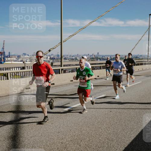 03.10.2025 - Köhlbrandbrückenlauf Michael Burmester http://msf.ph/oto/9041347 03.10.2025 12:22:38 Position 1 5779 meine-sportfotos.de