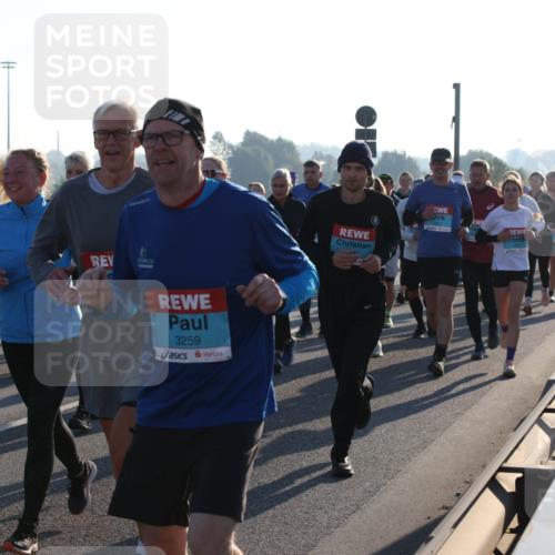 03.10.2025 - Köhlbrandbrückenlauf Lena Gebhardt http://msf.ph/oto/9041350 03.10.2025 09:25:30 Position 1 2003, 3259 meine-sportfotos.de