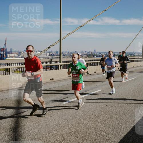 03.10.2025 - Köhlbrandbrückenlauf Michael Burmester http://msf.ph/oto/9041352 03.10.2025 12:22:38 Position 1  meine-sportfotos.de
