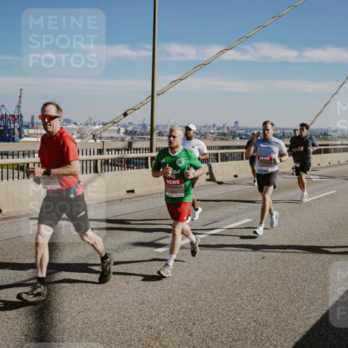 03.10.2025 - Köhlbrandbrückenlauf Michael Burmester http://msf.ph/oto/9041358 03.10.2025 12:22:38 Position 1 5779 meine-sportfotos.de