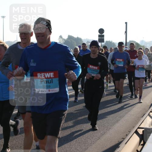 03.10.2025 - Köhlbrandbrückenlauf Lena Gebhardt http://msf.ph/oto/9041364 03.10.2025 09:25:31 Position 1 3259, 2231, 1653 meine-sportfotos.de