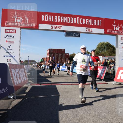 03.10.2025 - Köhlbrandbrückenlauf Lena Gebhardt http://msf.ph/oto/9041368 03.10.2025 13:17:19 Ziel 4404, 4988, 5007, 5008, 5031, 5429, 5544, 5638, 5642, 5667, 5890, 5943, 6389, 6431 meine-sportfotos.de