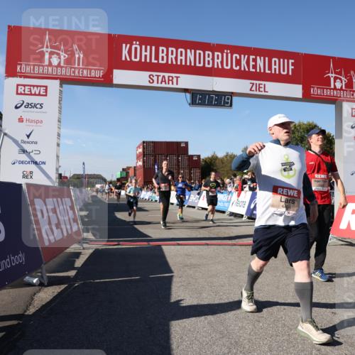 03.10.2025 - Köhlbrandbrückenlauf Lena Gebhardt http://msf.ph/oto/9041373 03.10.2025 13:17:19 Ziel 4404, 4988, 5007, 5008, 5031, 5429, 5544, 5638, 5642, 5667, 5890, 5943, 6389, 6431 meine-sportfotos.de