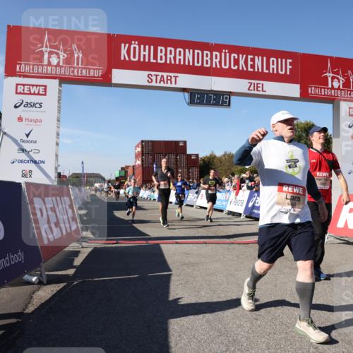 03.10.2025 - Köhlbrandbrückenlauf Lena Gebhardt http://msf.ph/oto/9041379 03.10.2025 13:17:20 Ziel 4404, 4988, 5007, 5008, 5031, 5429, 5544, 5638, 5642, 5667, 5890, 5943, 6389, 6431 meine-sportfotos.de