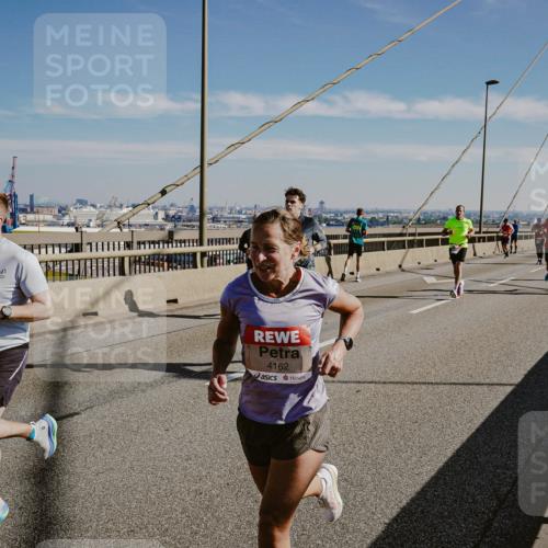 03.10.2025 - Köhlbrandbrückenlauf Michael Burmester http://msf.ph/oto/9041386 03.10.2025 12:22:40 Position 1 4215, 4162 meine-sportfotos.de