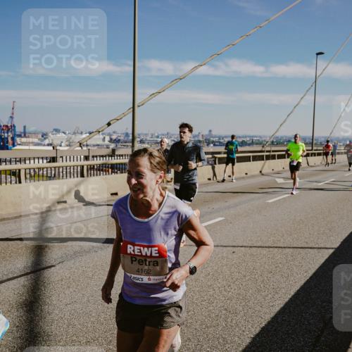 03.10.2025 - Köhlbrandbrückenlauf Michael Burmester http://msf.ph/oto/9041392 03.10.2025 12:22:40 Position 1 4215, 4162 meine-sportfotos.de
