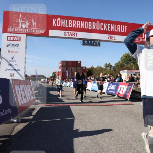 03.10.2025 - Köhlbrandbrückenlauf Lena Gebhardt http://msf.ph/oto/9041395 03.10.2025 13:17:20 Ziel 4404, 4988, 5007, 5008, 5031, 5429, 5544, 5638, 5642, 5667, 5890, 5943, 6389, 6431 meine-sportfotos.de