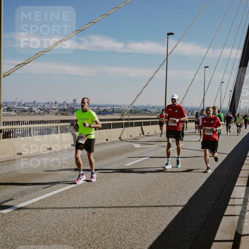 03.10.2025 - Köhlbrandbrückenlauf Michael Burmester http://msf.ph/oto/9041399 03.10.2025 12:22:41 Position 1  meine-sportfotos.de