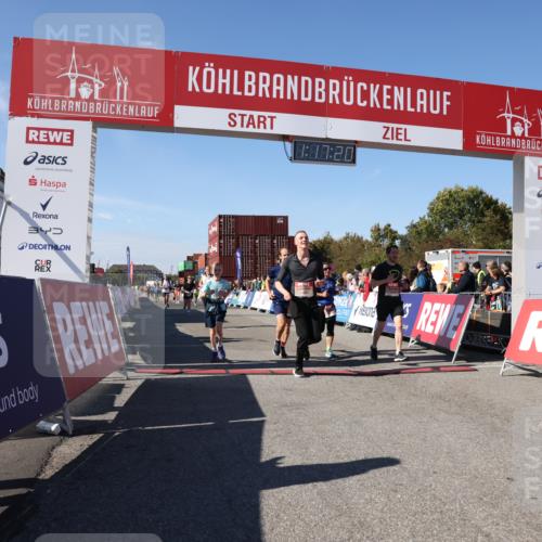 03.10.2025 - Köhlbrandbrückenlauf Lena Gebhardt http://msf.ph/oto/9041403 03.10.2025 13:17:21 Ziel 4404, 4686, 4988, 5007, 5008, 5031, 5429, 5544, 5638, 5642, 5890, 5943, 6389, 6431 meine-sportfotos.de