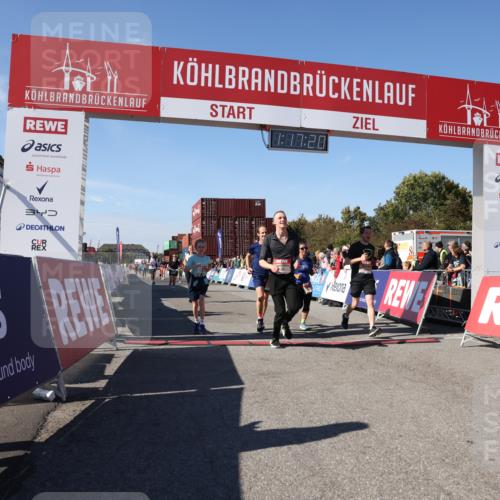 03.10.2025 - Köhlbrandbrückenlauf Lena Gebhardt http://msf.ph/oto/9041412 03.10.2025 13:17:21 Ziel 4404, 4686, 4988, 5007, 5008, 5031, 5429, 5544, 5638, 5642, 5890, 5943, 6389, 6431 meine-sportfotos.de