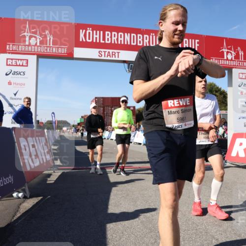 03.10.2025 - Köhlbrandbrückenlauf Lena Gebhardt http://msf.ph/oto/9041416 03.10.2025 12:57:59 Ziel 4046, 4102, 4654, 5669, 5960, 5961, 6518, 6519, 6520, 6715 meine-sportfotos.de