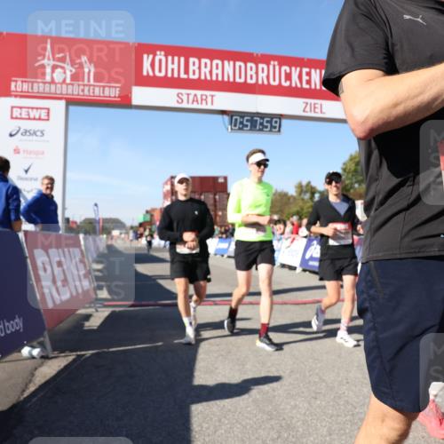 03.10.2025 - Köhlbrandbrückenlauf Lena Gebhardt http://msf.ph/oto/9041424 03.10.2025 12:58:00 Ziel 4046, 4102, 4654, 5669, 5961, 6518, 6519, 6520, 6715 meine-sportfotos.de