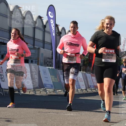 03.10.2025 - Köhlbrandbrückenlauf Luisa Fischer http://msf.ph/oto/9041431 03.10.2025 13:34:15 Ziel 4438, 4674, 5207, 5221, 5593, 6095, 6574 meine-sportfotos.de