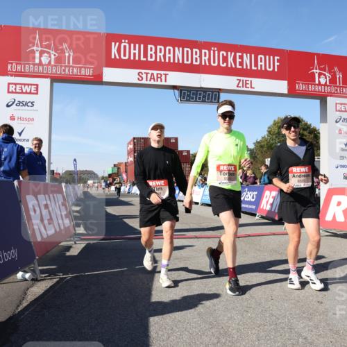 03.10.2025 - Köhlbrandbrückenlauf Lena Gebhardt http://msf.ph/oto/9041435 03.10.2025 12:58:00 Ziel 4046, 4102, 4654, 5669, 5961, 6518, 6519, 6520, 6715 meine-sportfotos.de